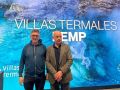 El alcalde, Xoán Castaño, y el concejal de Turismo, Raú Gómez, en Fitur