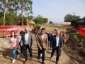 El presidente de la administración provincial, Luis López, acompañó hoy al ejecutivo municipal en la visita a la obra del vaso, junto al campo de fútbol
