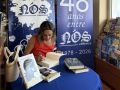 Ángela Banzas en la firma de libros en Sanxenxo