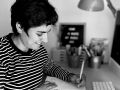 Nuria Díaz naceu en Vilagarcía e é licenciada en Bellas Artes. Dedícase á ilustración e ao deseño gráfico