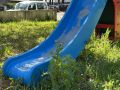 Vecinos y turistas se quejan del mal estado que presenta el parque infantil ubicado en San Vicente do Mar Mal estado del parque infantil de San Vicente do Mar en O Grove