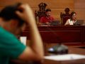 El edil de Pode, José Ramón Abal y, al fondo, el alcalde, Samuel Lago, durante el Pleno de aprobación del Presupuesto