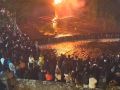 Denuncian la falta de limpieza en el río Bermaña tras celebrar allí la hoguera de San Xoán Hoguera de San Xoán en el Bermaña