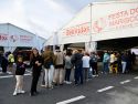 Colas a los puestos el día de la inauguración