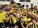Los jugadores del Ribadumia celebran su victoria en Cordeiro