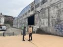 Rosana Pérez y Amparo Cerecedo- visitaron la zona de A Ribeiriña donde se ubica la antigua nave de Hadasa y en suyo entorno se registraron vertidos contaminantes