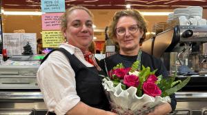 Fiesta de despedida en la tapería Oasis