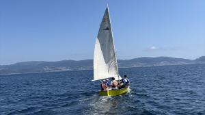 Clases de vela para personas con discapacidad en el Club Náutico de Portonovo
