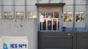Fachada del centro escolar ribeirense