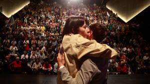 Ana Pontón acompañó a Luís Pérez en su despedida como alcalde en un auditorio abarrotado