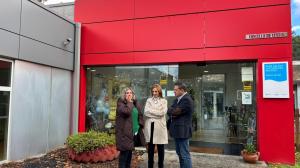 El alcalde de Cuntis durante una visita al Centro de Día