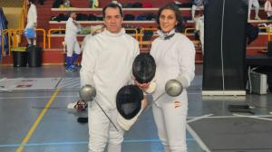 A la derecha, Araceli Bugallo durante la prueba en Madrid