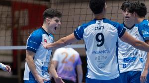 Alan Davila, a la izquierda, celebrando uno de los puntos