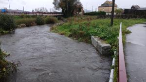 Un rio de Valga cerca de desbordar tras las fuertes lluvias del mes de noviembre