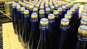Embotellado de vino espumoso, en una imagen de archivo