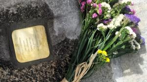 Una de las piedras colocadas en A Coruña