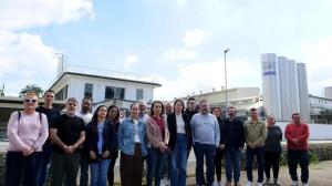 El BNG reunido en Cesures en defensa del personal de la fábrica