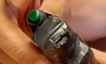 El arma de electrochoque incautada al menor en A Pobra