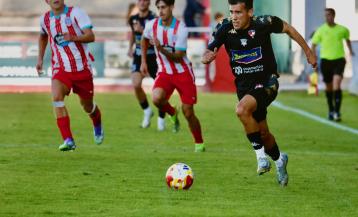 El Arosa disputa el domingo su tercera cita liguera de la temporada en A Lomba