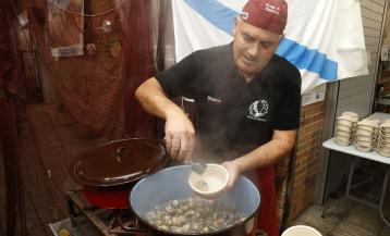 El puesto del berberecho en la pasada edición de la Festa do Marisco