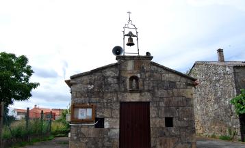 Capilla de la Virgen de los Desamparados de A Devesa