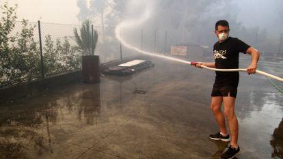 incendio en Xiabre obliga a desalojar casas y fábricas. Gonzalo Salgado
