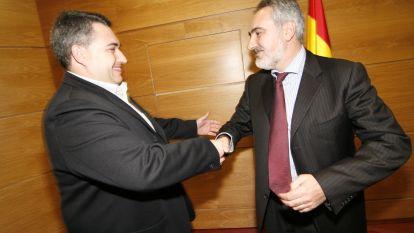 Tourís deja la alcaldía tras 22 años como edil para asumir el cargo de delegado de la Xunta E.Moldes