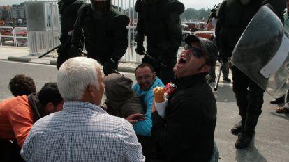 El muelle de Vilanova se convierte en el epicentro de la guerra entre bateeiros. Carlos Folgoso