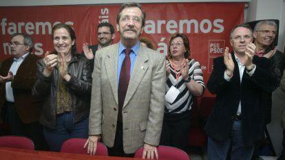 León cede la alcaldía tras sentirse obligado y abandonado por el PSOE