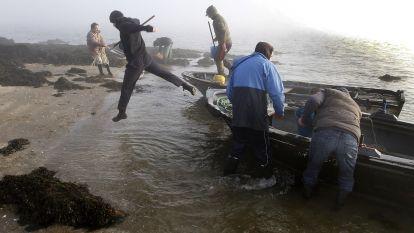 Lazareto toma As Malveiras para reivindicar esta zona de marisqueo. Gonzalo Salgado
