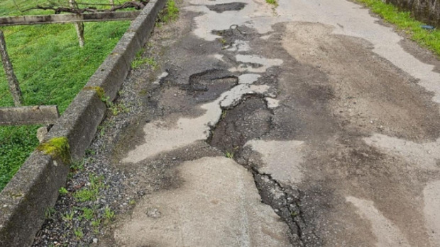 Mal estado de uno de los viales en los que se actuará