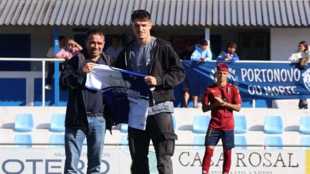 Lauti de León durante el enfrentamiento entre Portonovo y Pontevedra