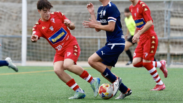 Juan Diego corta el avance de un jugador del Lugo