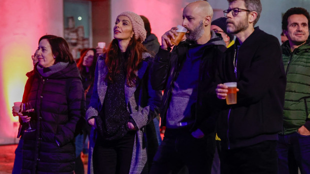 La Praza da Peixería es el lugar elegido para una nueva edición de Castes, que combina a la perfección la pasión por los vinos y también por la música. Una fórmula que sirve además para desestacionalizar el turismo a estas alturas del año