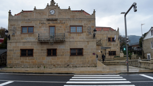 Nuevo paso de peatones frente a la casa consistorial