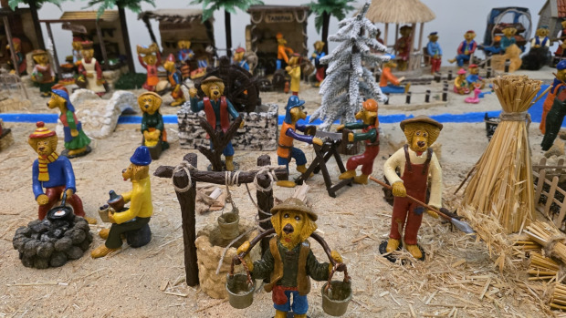 Algunas de las figuras que conforman el Belén canino