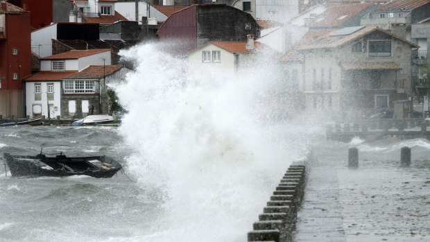 Imagen del mar en Carril durante un temporal el año pasado