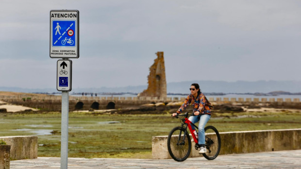 La señalización ya está instalada por toda la comarca y permite seguir la ruta de forma sencilla