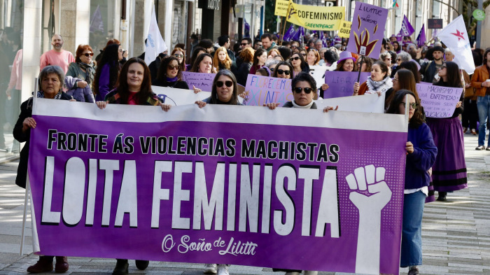 Manifestación 8M Vilagarcía día mujer