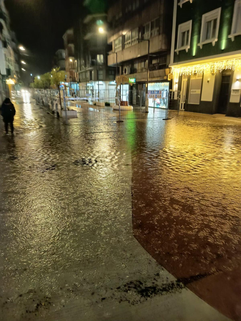 Imagen de la acumulación de agua que se detectó en Clara Campoamor