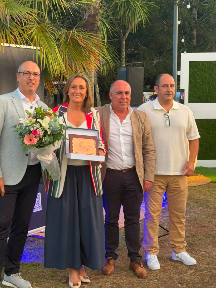 La vicepresidenta de la Diputación, Luisa Sánchez, fue una de la homenajeadas por su pasado como mandataria del club