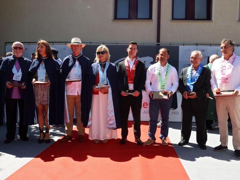 Donas cabaleiros distinciones Ameixa Carril