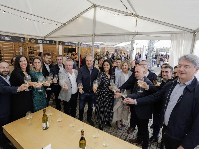 O Mosteiro se convirtiu00f3 en capital ayer de los actos de puesta en valor de los vinos y bodegas de la localidad meisina. Pregu00f3n, (3)