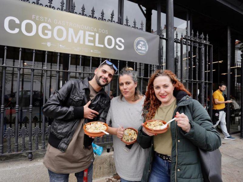 Festa dos cogumelos vilagarcia a cantarela outono micoloxico asistentes peixeria