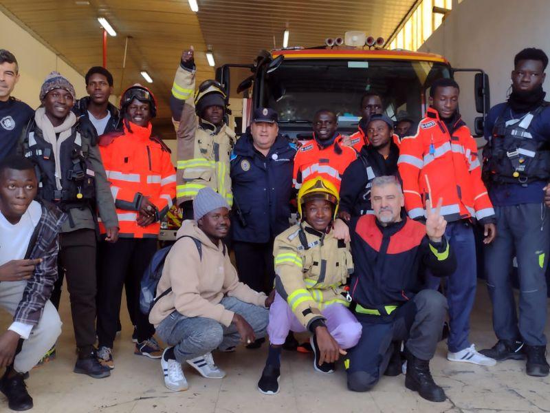 Migrantes visita sede emerxencias sanxenxo1