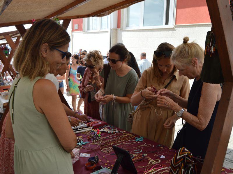 Mercado artesania fiestas sanxenxo