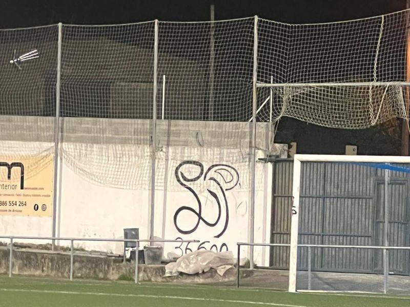 Pintadas vandalismo campo deiro vilanova4