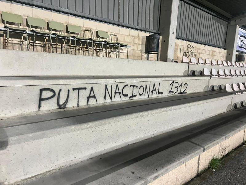Pintadas vandalismo campo deiro vilanova