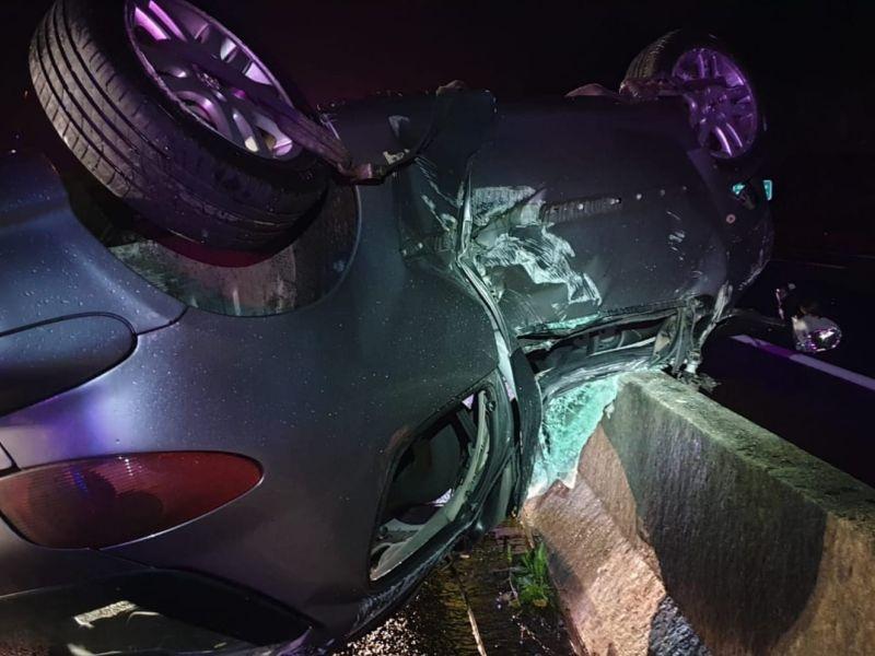 Accidente coche volcado autovía salnés