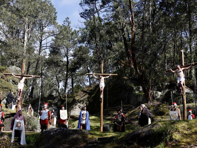 Semana santa paradela 2024 crucifixion